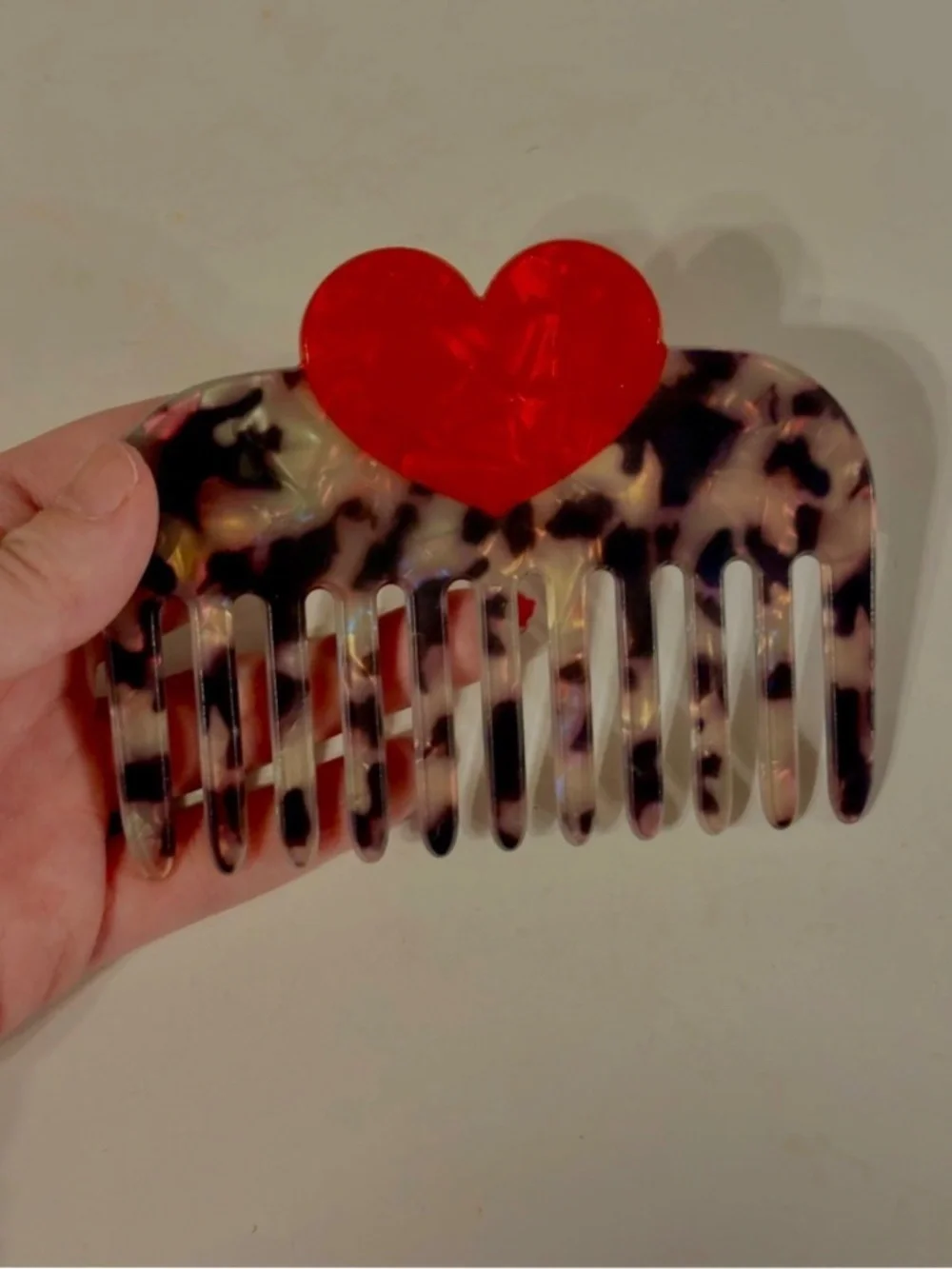 Set of 3 Tortoise Shell Combs Iridescent Hearts Old Money Quiet Luxury Girly New